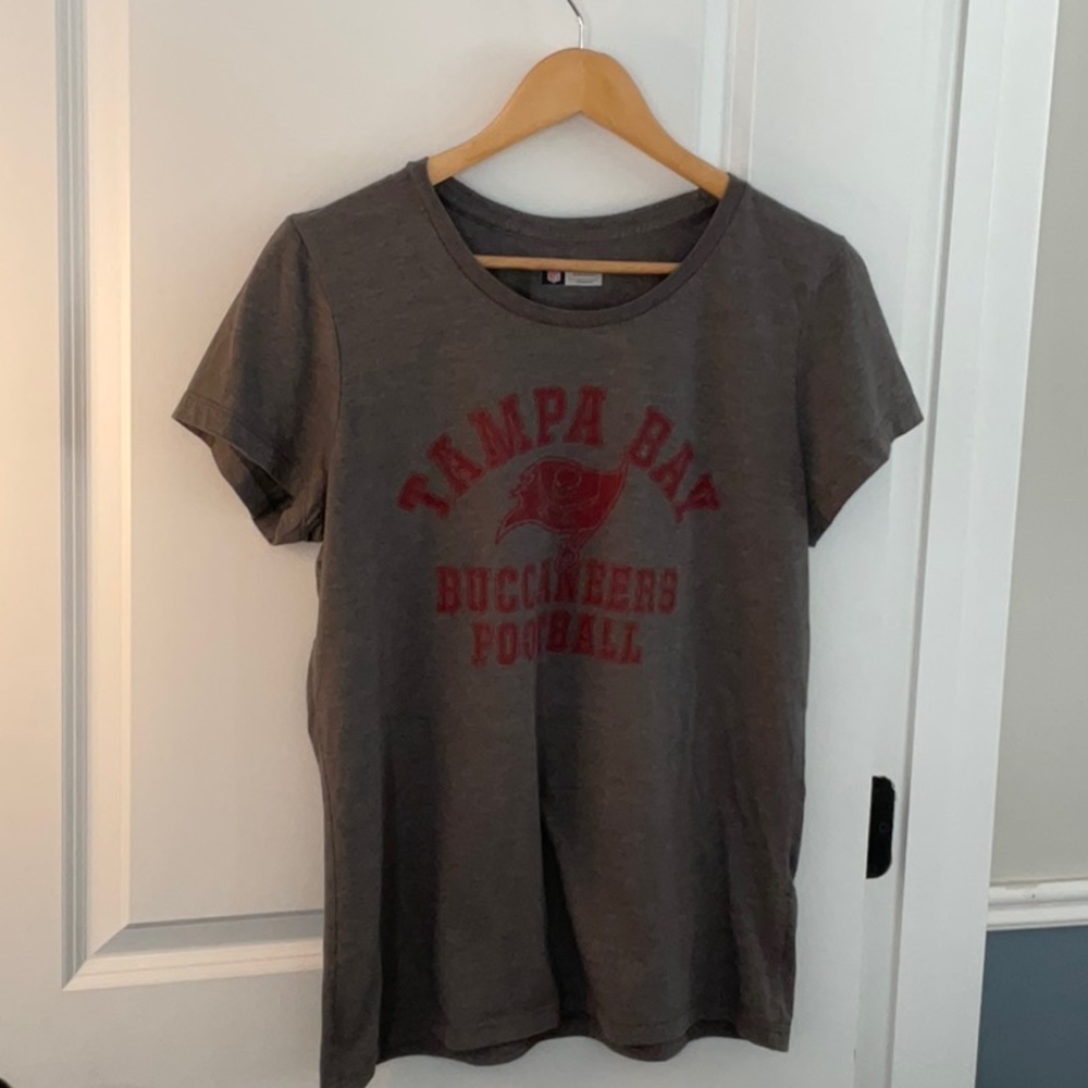 Women’s NFL Tampa Bay Buccaneers T-shirt